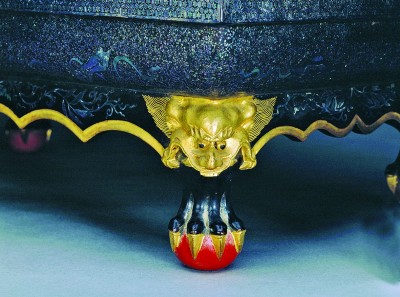 玲珑宝盒藏百年匠心——赏黑漆嵌螺钿双龙戏珠长方攒盒