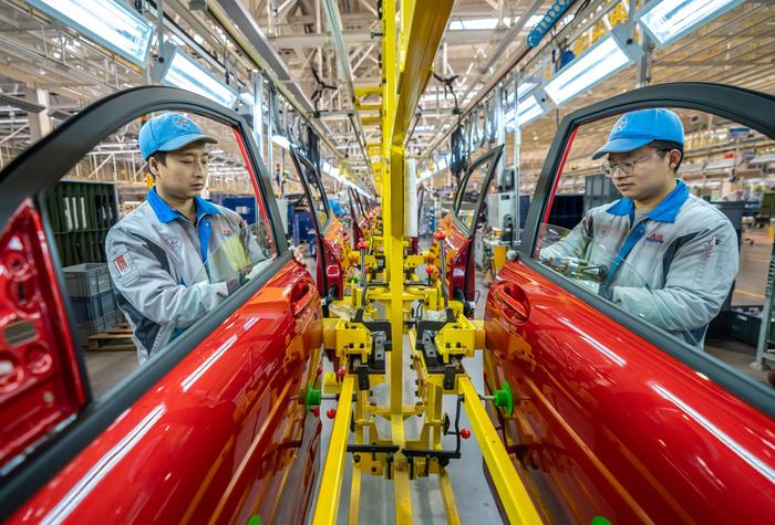 山西运城：新能源车企赶制订单保增收