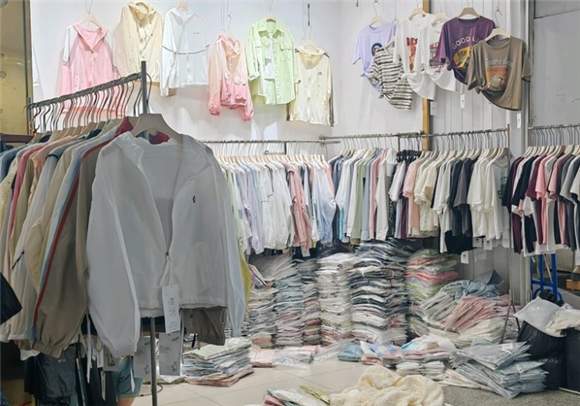 又到了“热辣滚烫”的时节，你穿防晒衣了吗