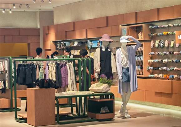 又到了“热辣滚烫”的时节，你穿防晒衣了吗