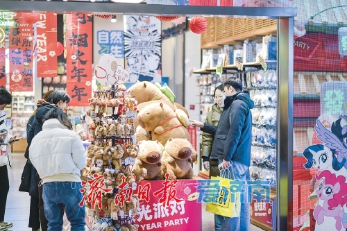 “氛围感”拉满！春节临近，济南商场熙熙攘攘