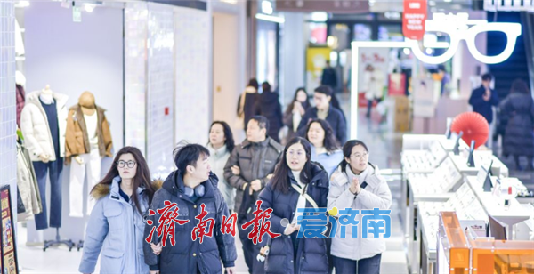 “氛围感”拉满！春节临近，济南商场熙熙攘攘