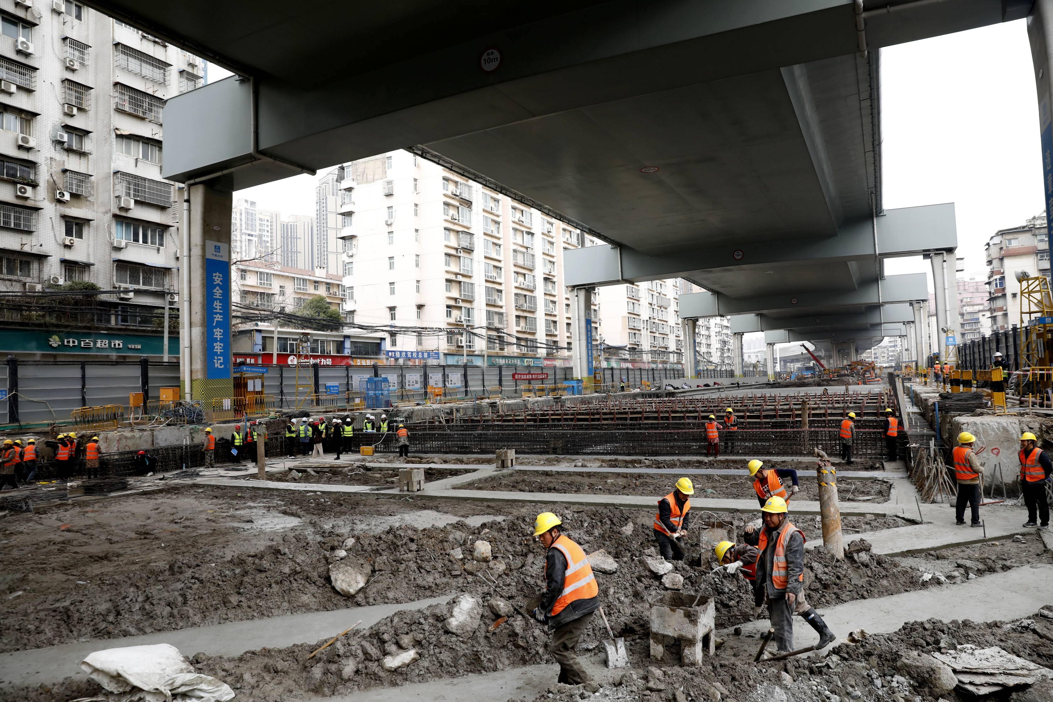 武汉地铁新港线西延线全线施工忙 工业路站预计年内封顶 | 极目新闻