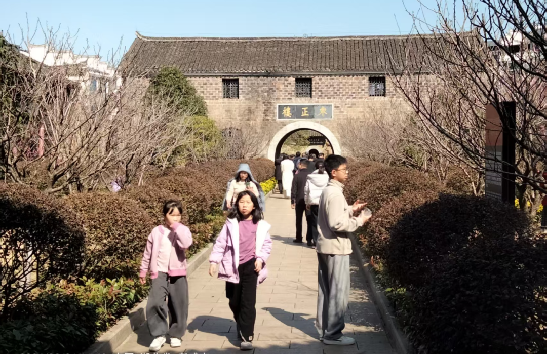 4c970f01-3e64-45e3-a22b-7ff03b933da8