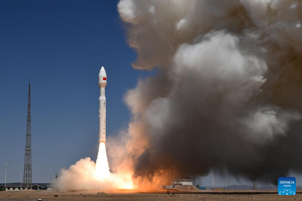 China's rocket launches 8 satellites into orbit