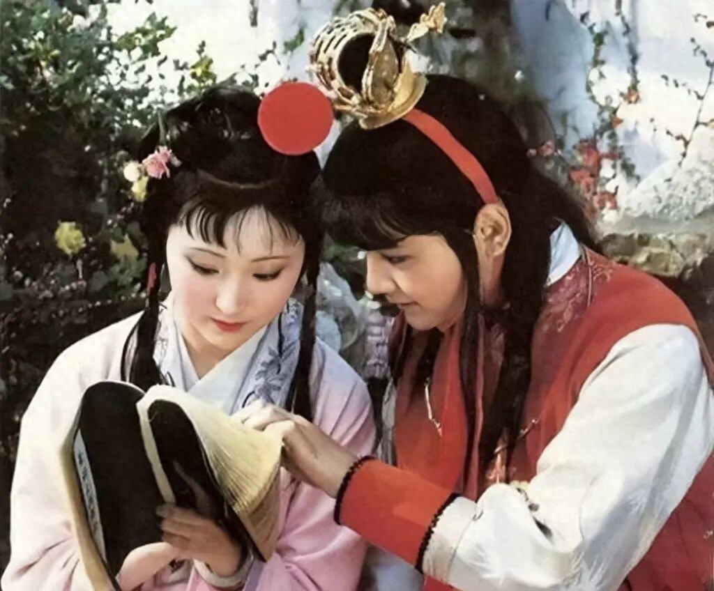 欧阳奋强回应“吃了一辈子贾宝玉红利”：花了40多年和贾宝玉“和解”，有一个角色被记住，一生足矣