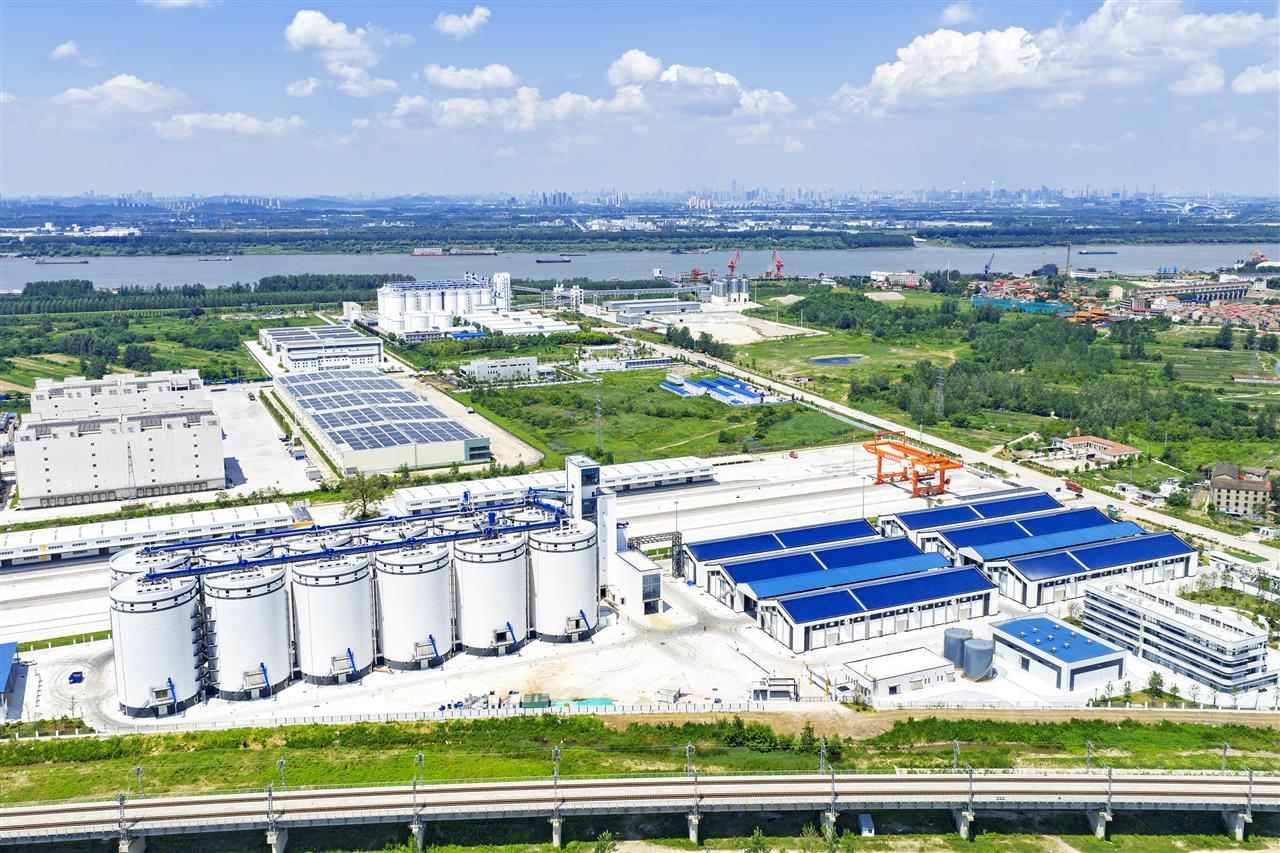 国家粮食现代物流（武汉）基地   吴毅 摄.jpg