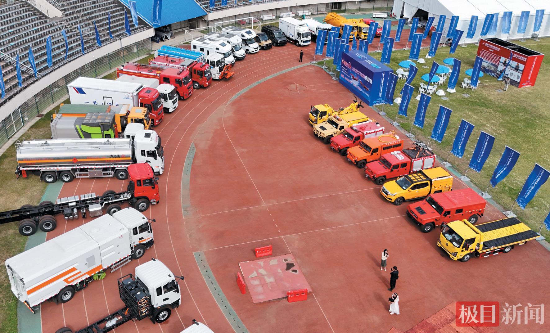 专用车科技展现场.png