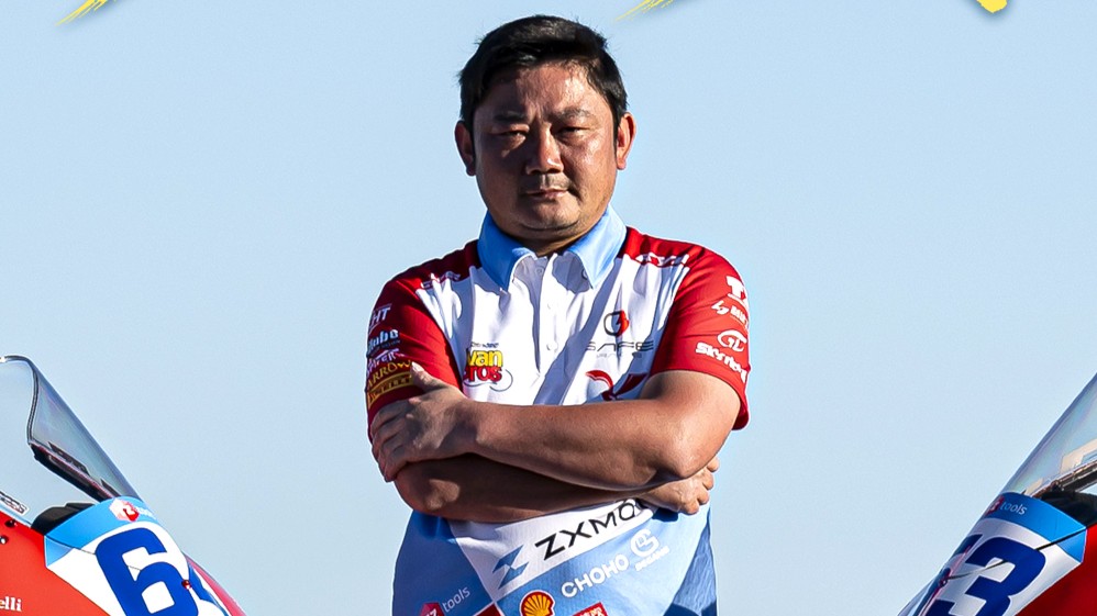 张雪的人生前传：初中生自学大学教材，幼时和妹妹住漏风窝棚，曾找母亲借55万元创业