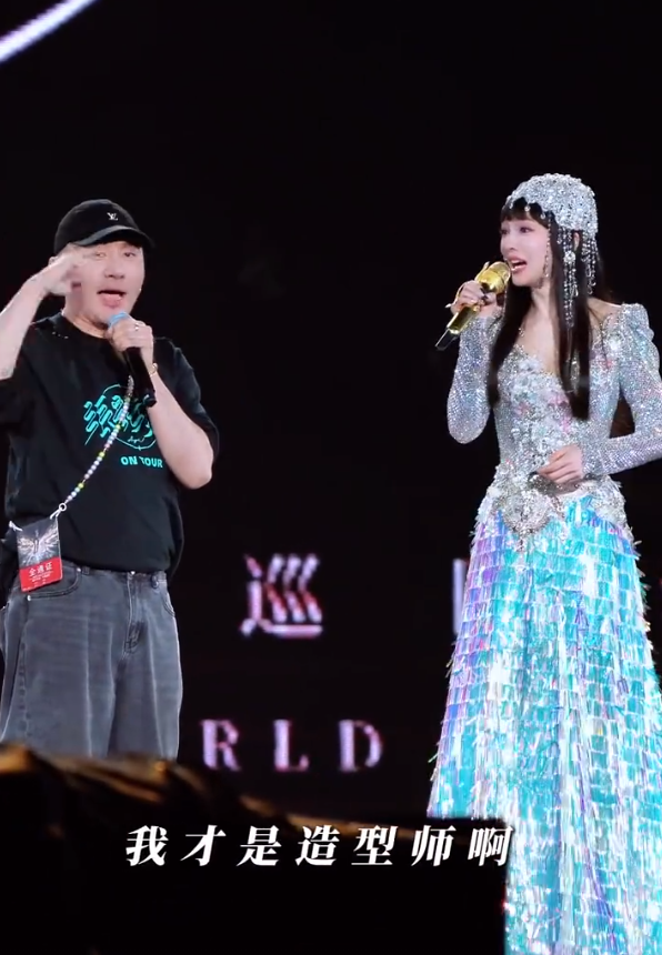 张韶涵回应“裁员裁到大动脉”，现场介绍造型师：你不是被开除了吗？