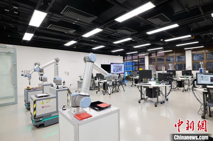 香港理大人工智能机器人实验室启用。　香港理工大学 摄