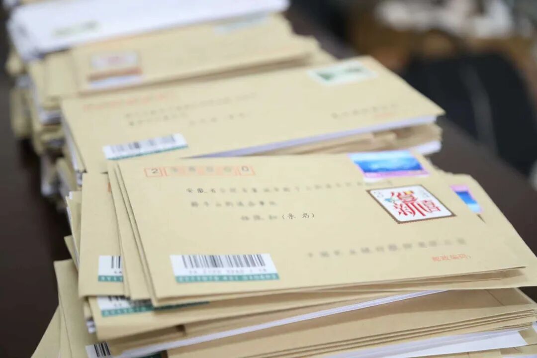 合成不雅照片敲诈案破获，五人团伙跨省寄信威胁受害者，利用境外通讯软件收取虚拟货币