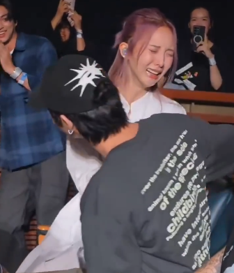 女星郑乃馨宣布将改名，称是时候让“自己”安息，此前演唱会崩溃大哭，被质疑精神状态不佳