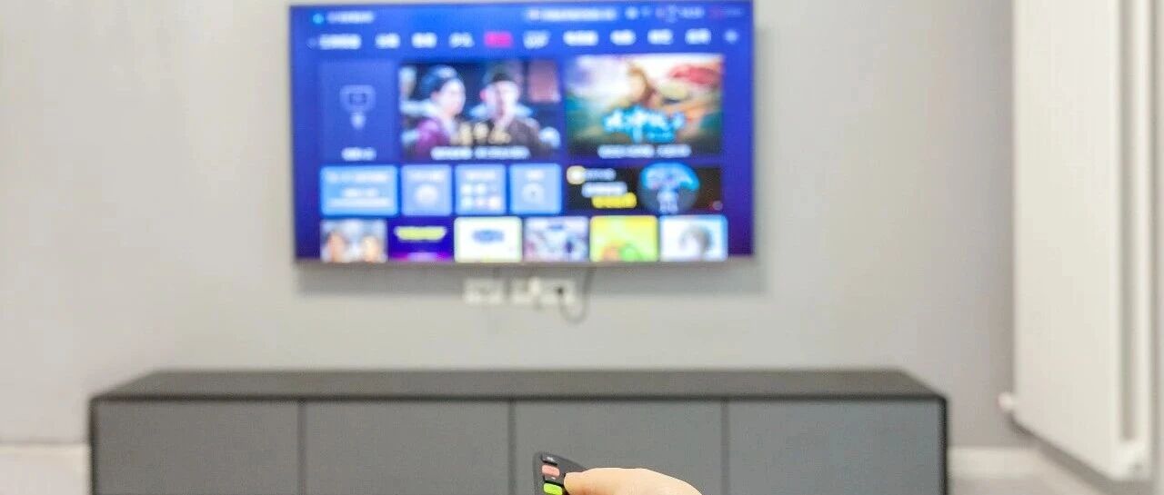 广电总局发布新规：要求有线电视实现开机看全屏直播功能，不得播放开机广告，设立免费专区，11月27日起施行