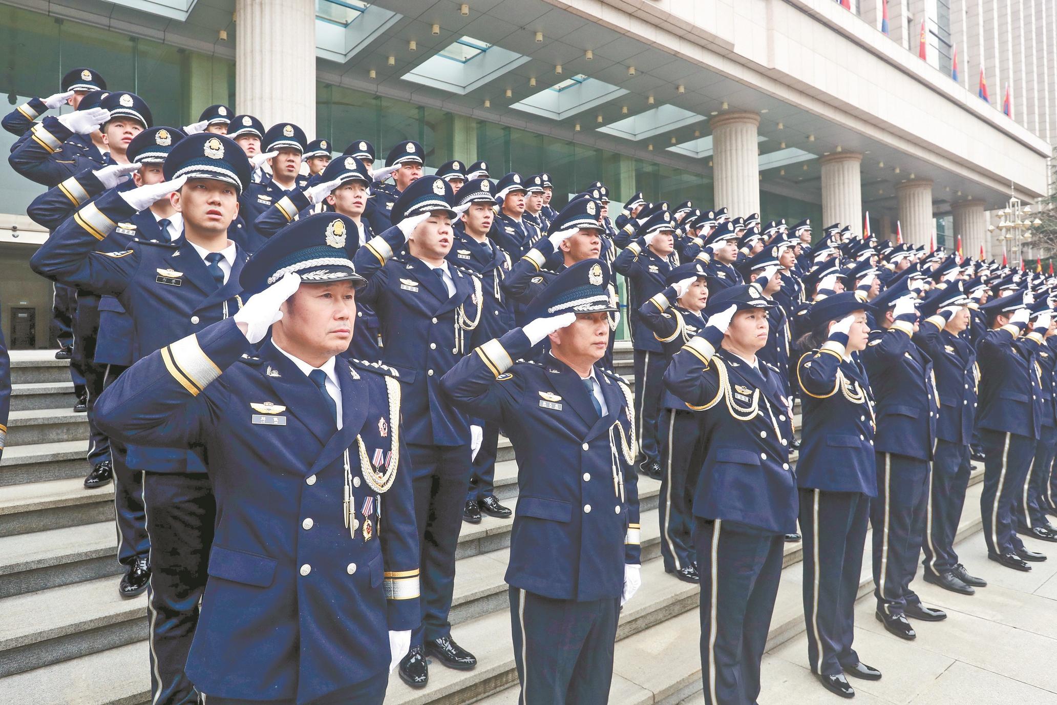 武汉市召开平安建设新闻发布会，武汉公安交出亮点纷呈平安答卷 | 极目新闻