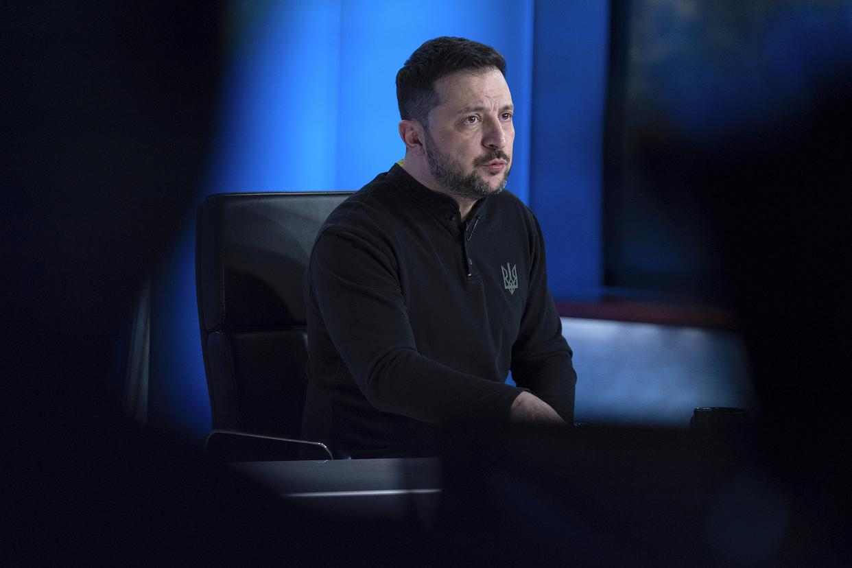 泽连斯基已经抵达伦敦将与英国首相斯塔默会面| 极目新闻