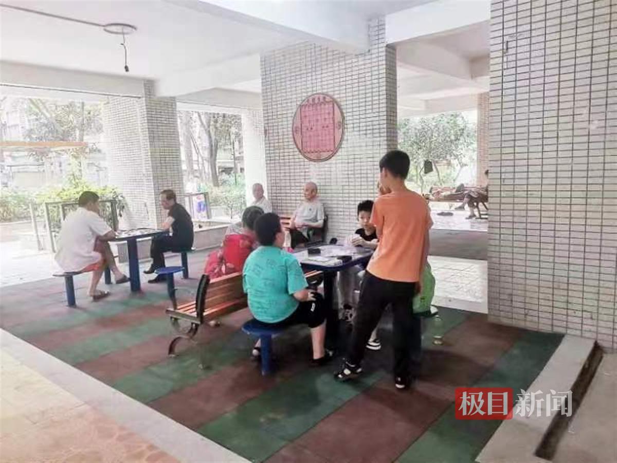 架空层“微改造”成了民众乐园，汉黄社区居民们有了好去处 | 极目新闻