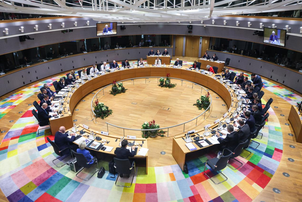 欧洲面临纠结与焦虑，900亿欧元援助背后的故事