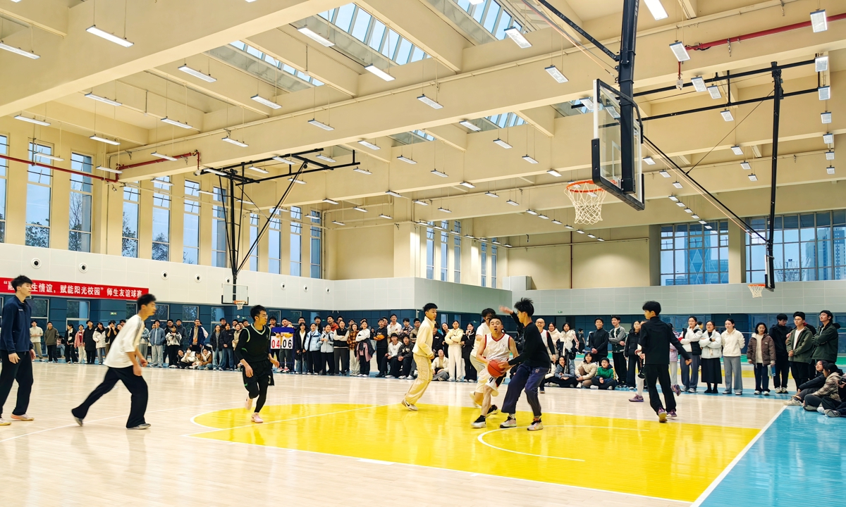 师生篮球赛.jpg