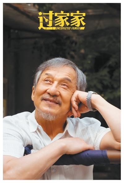 成龙在人民日报撰文，回忆母亲