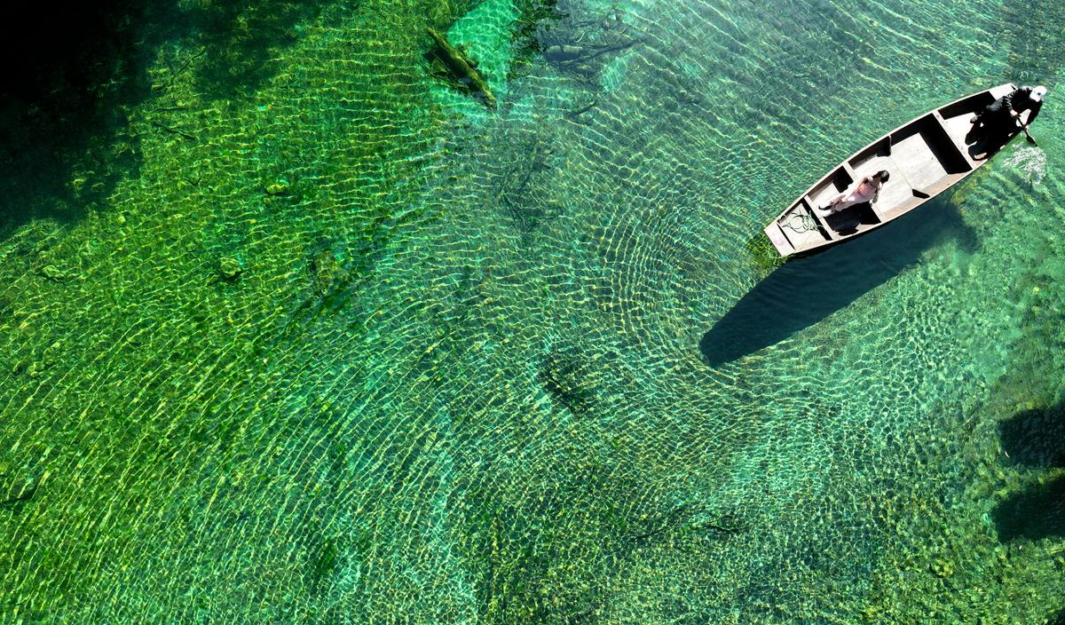 鹤峰屏山旅游景区   新华社发