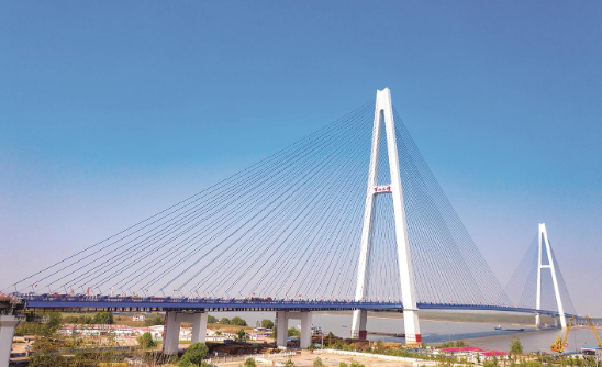 青山长江大桥提升城市路网功能