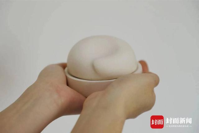 小火花设计的宠物骨灰盒