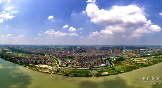 洲岸相连，鄂东明珠。詹丽君 供图