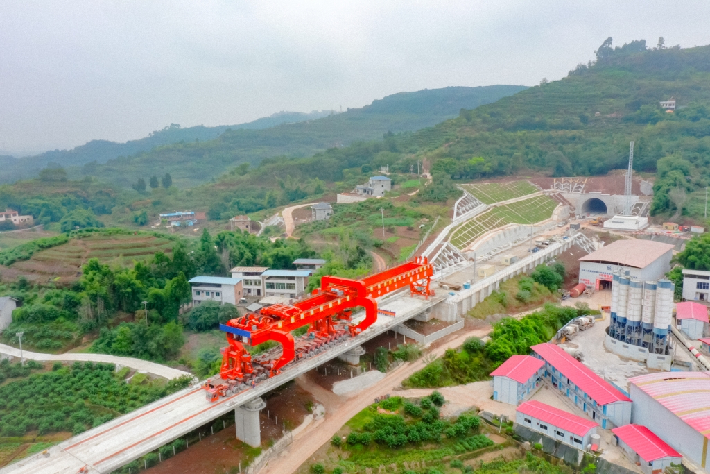 建设中的渝昆高铁。通讯员 张照贤 摄