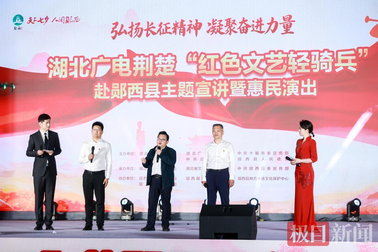 图为互动式理论宣讲现场。 郧宣文摄.png