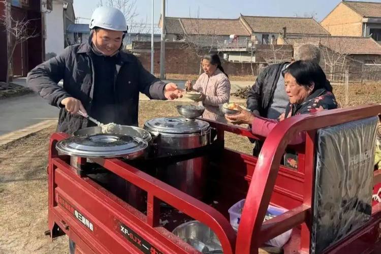 流量进了村，干部当“网红”，怎么看？