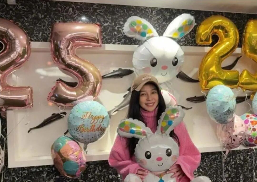 50岁徐若瑄回应被说“老了”：没有人不会变老，祝你长生不老；此前因患癌引关注