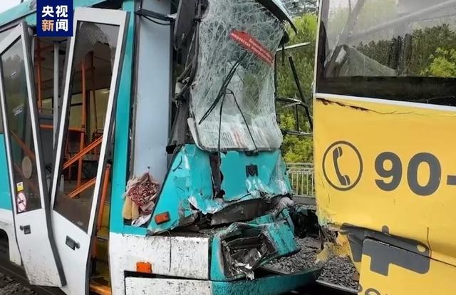 俄羅斯有軌電車相撞事故已致一人死亡 百余人受傷