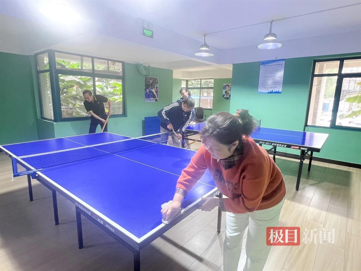 梨园街道武铁佳苑社区建起共享球室，居民自发参与管理.jpg