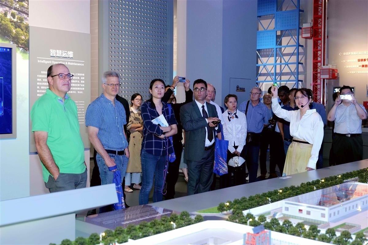 Sharing China’s Architectural and Cultural Stories with the World UK Chinese Expat’s 4-year Journey as Bilingual Museum Docent