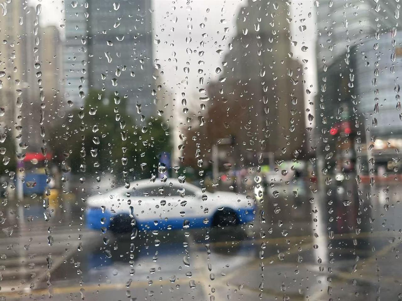 1、武汉下了 一天的雨.jpg