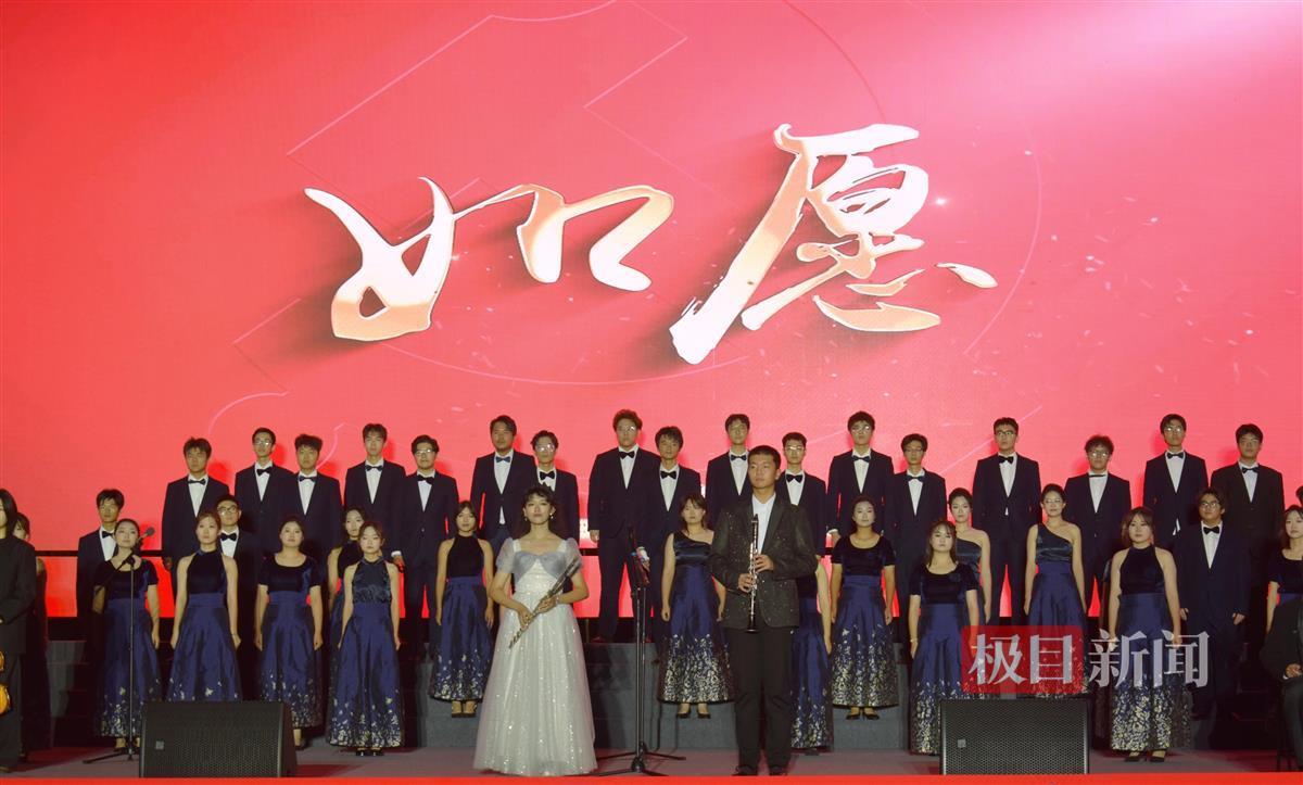 合唱《如愿》。通讯员 王涵 摄.jpg