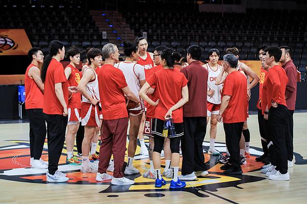 因护照丢失李月汝无缘世界杯 中国女篮将如何应对？