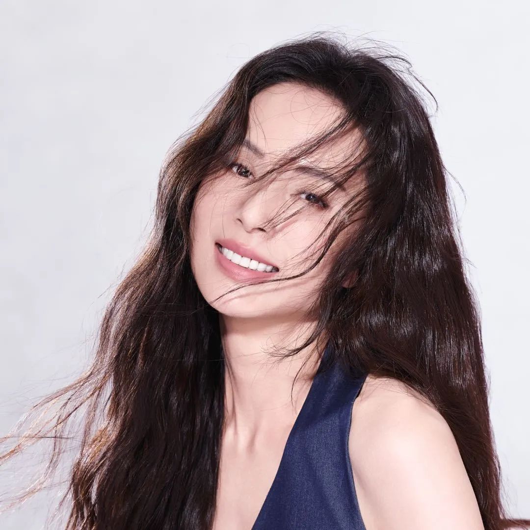 59岁女星李若彤自曝目前单身，称不考虑谈恋爱结婚，“曾经试过姐弟恋”
