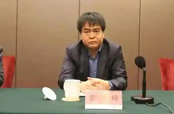 国家烟草专卖局原副局长张天峰被提起公诉，今年首个落马的中管干部靠烟吃烟案揭秘