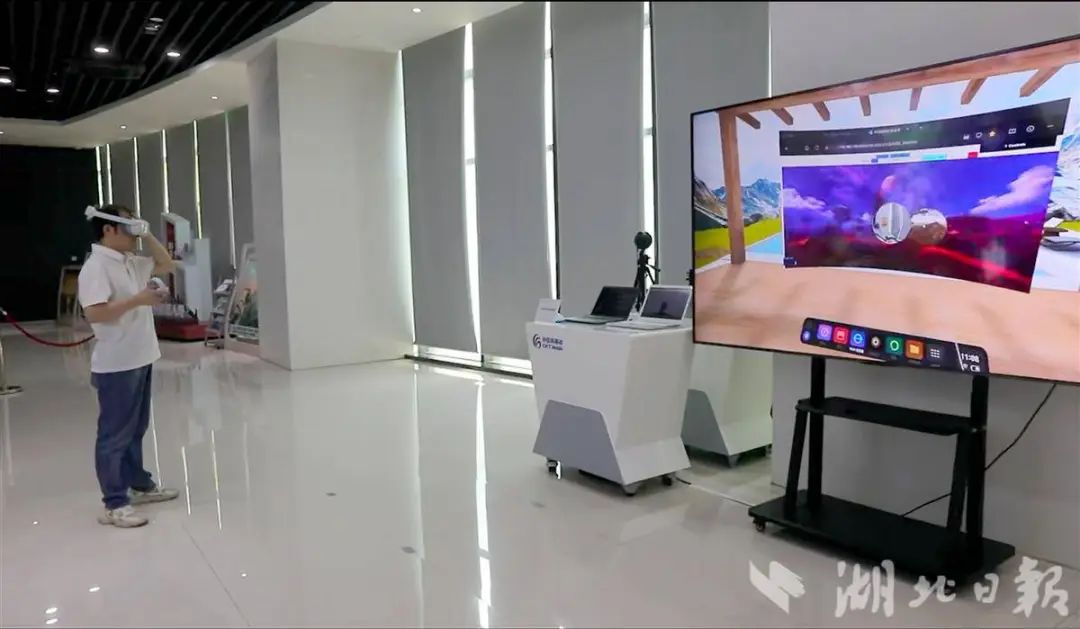 圖為6G全息沉浸式通信業(yè)務驗證系統(tǒng)（受訪單位供圖）.jpg