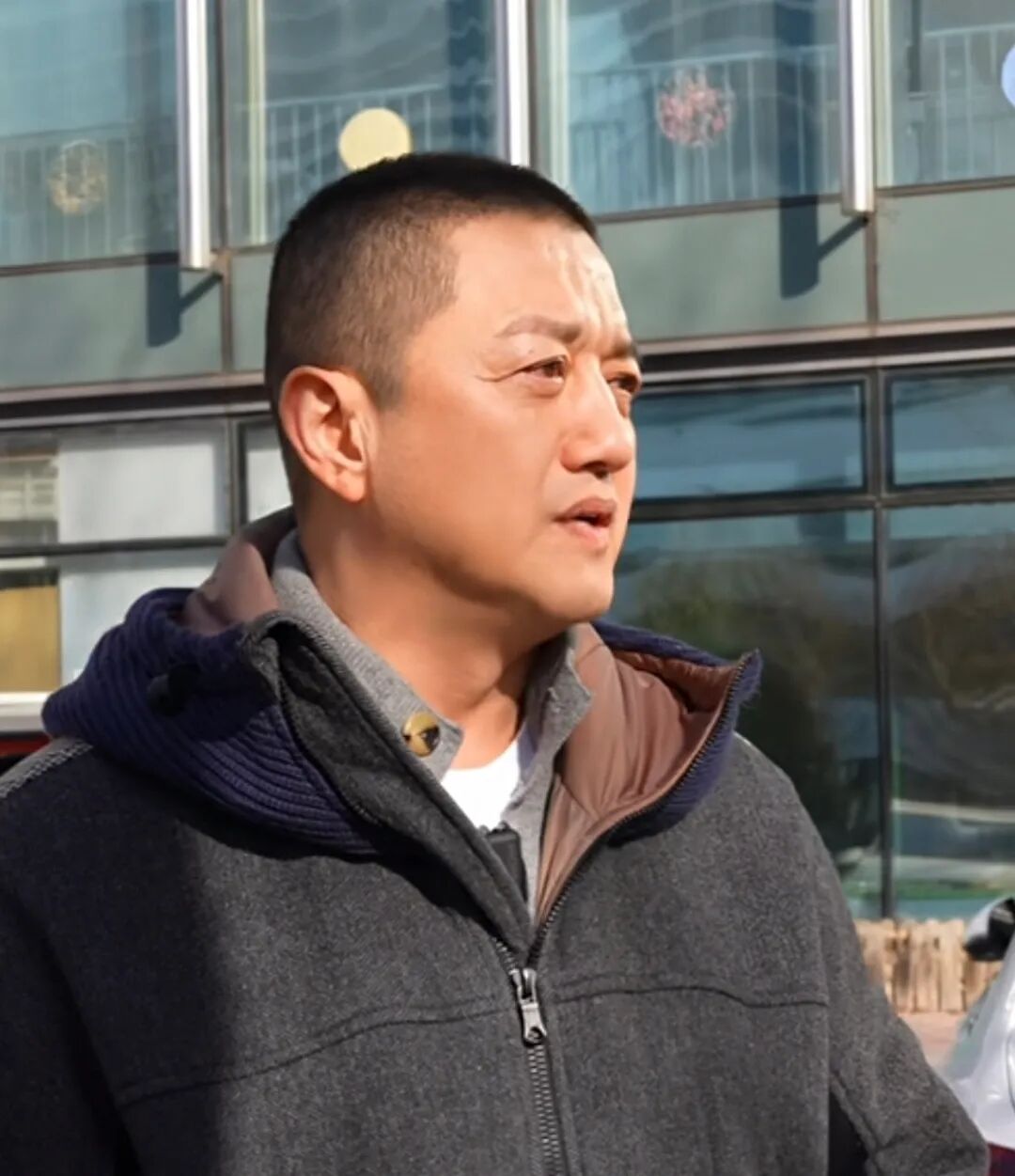 因房东翻倍涨价，北京嫣然天使儿童医院共欠租金2000多万或被关停，李亚鹏的采访视频曝光后，公众涌入捐款入口，捐款金额已达881万