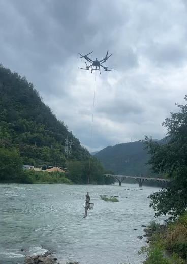 无人机救人 受访者供图.png