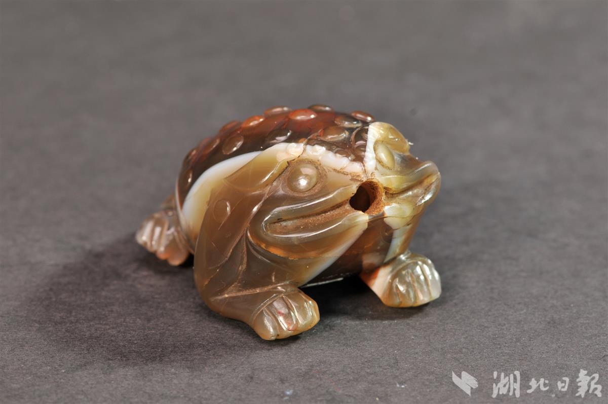  清代玛瑙蟾形鼻烟壶（武汉博物馆供图）