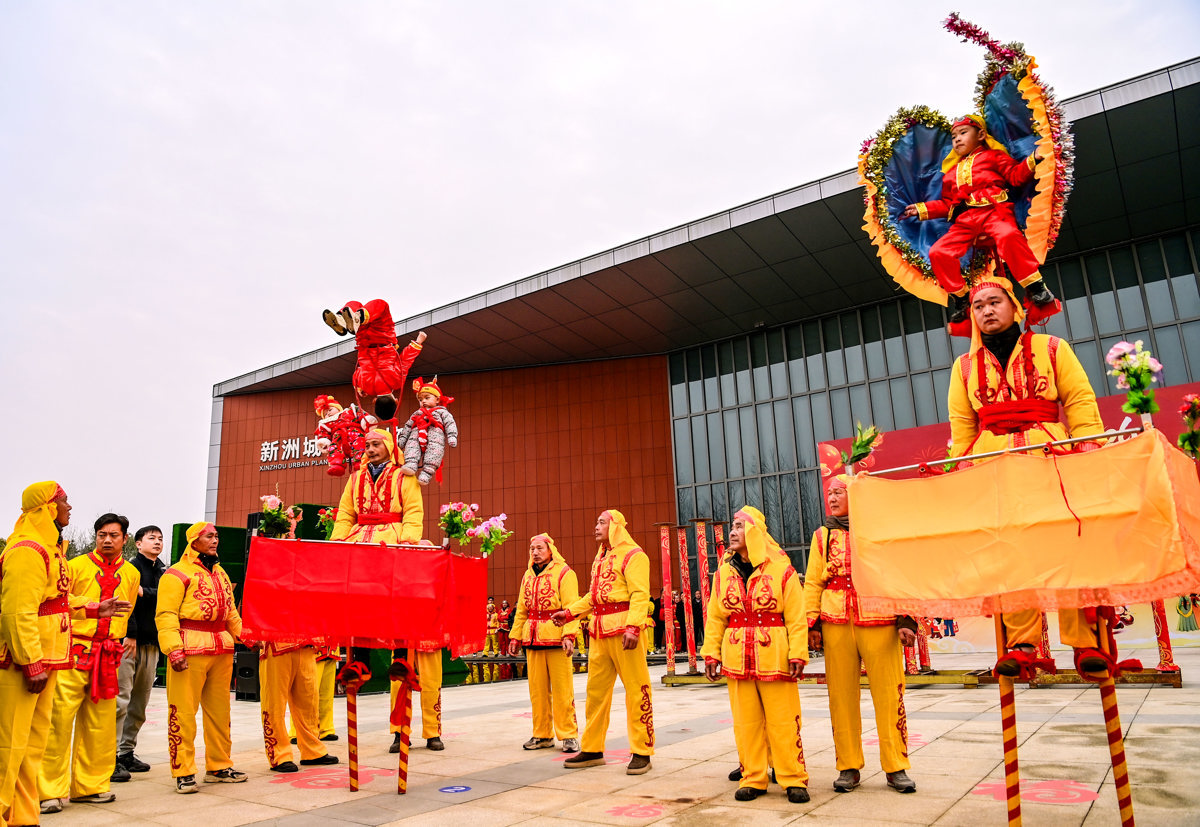 新洲非遗高跷亭子。沈雷平 摄.jpg