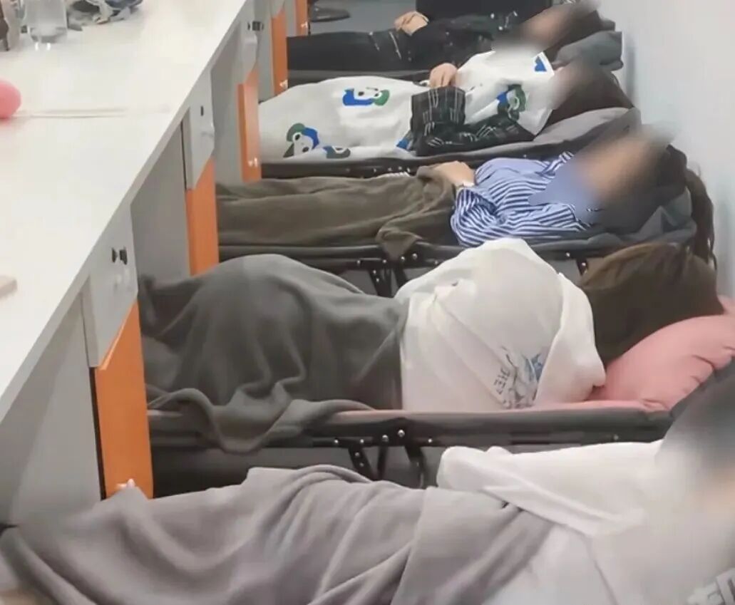 “取消午休4点下班你会同意吗”冲上热搜，网友吵翻了；山西网友现身说法……