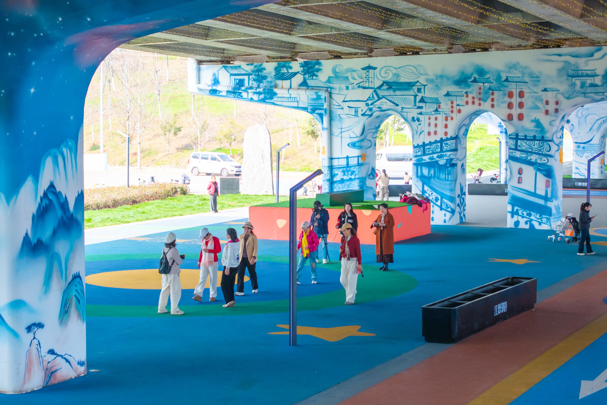 江夏四环线与景湖三路交汇的立交桥下空间蝶变 (1).jpg