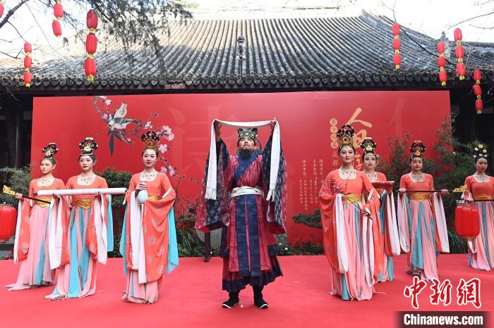 祭祀活动现场。　安源 摄