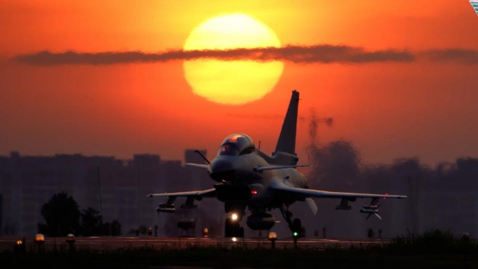 28载龙腾长空！歼-10，中国战机的破局者与国之脊梁