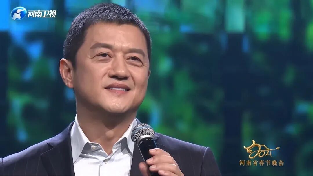“我来自河南！” 李亚鹏登河南春晚讲乡愁，带女儿寻根